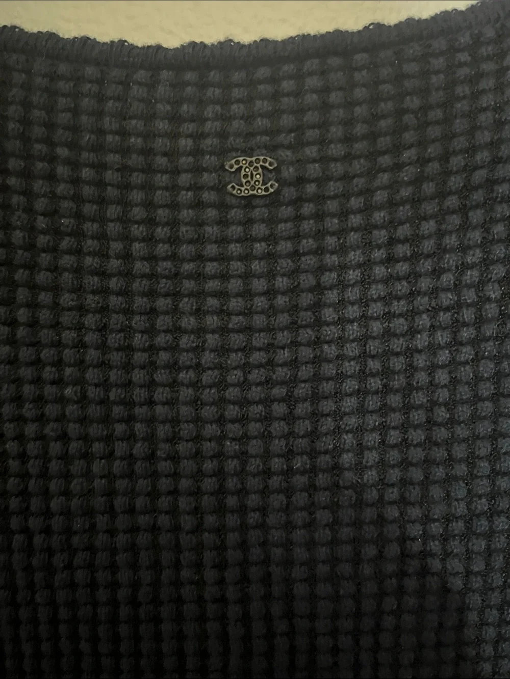 CHANEL sleeveless knit